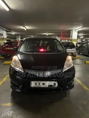 Honda Fit Shuttle 2013