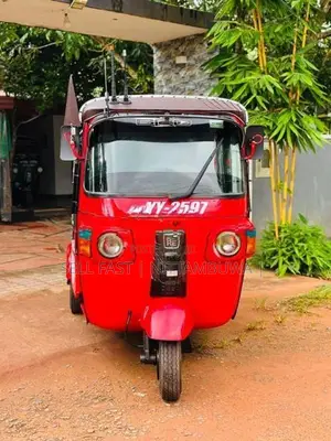 Bajaj RE 2012