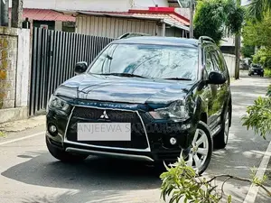 Mitsubishi Outlander 2011