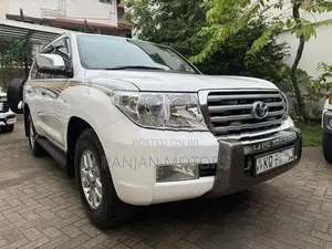 Toyota Land Cruiser 200 VX V8 2011