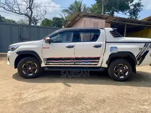 Toyota Hilux Rocco 2016