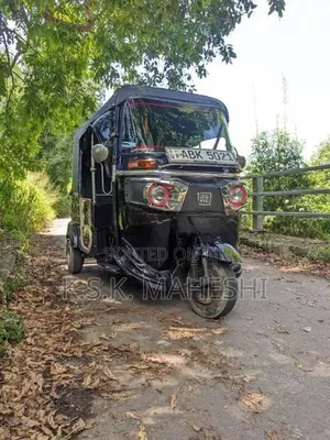 Bajaj RE 2016