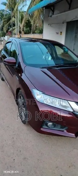 Honda Grace 2015