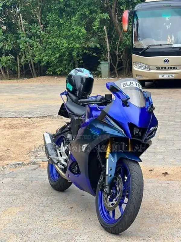 Yamaha R15 2025
