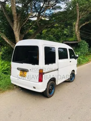 Daihatsu Hijet H100 2004