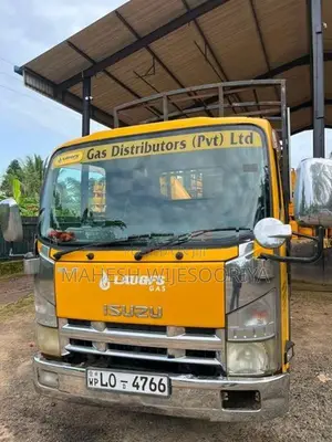 Isuzu Elf 2012