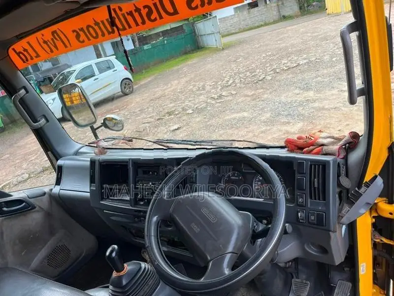 Isuzu Elf 2012