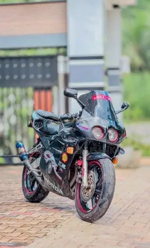 Honda CBR Gullarm 250 1996