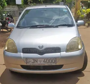 Toyota Vitz 2001