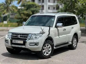 Mitsubishi Montero 2013