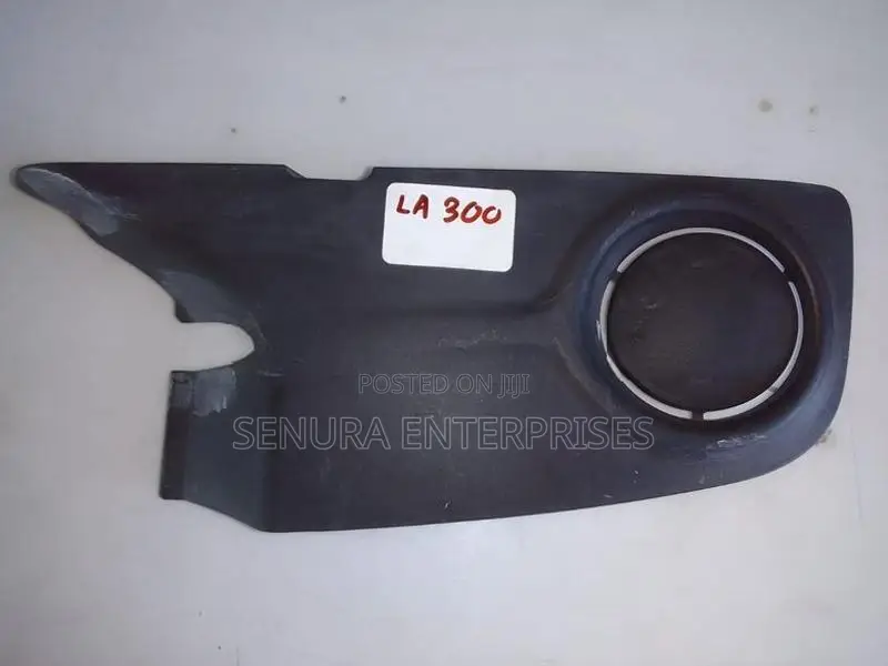 Daihatsu Mira LA300 Fog Light Cowling Lh