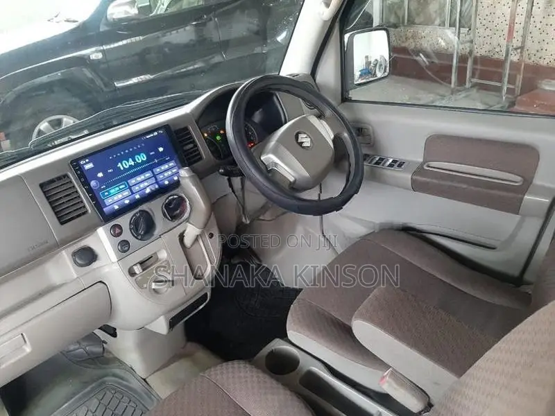 Suzuki Every 2011