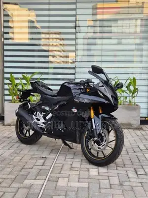 Yamaha R15 Black 2026