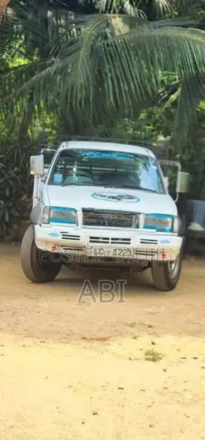 Tata 207 white 2005