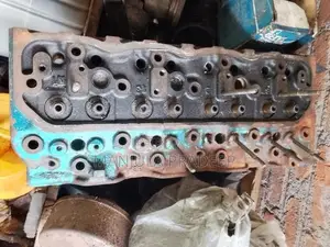 4BE1 ENGINE HEAD