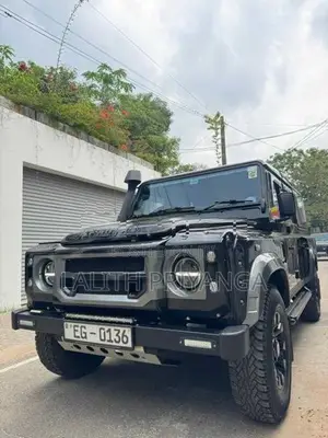 Land Rover Defender Auto 2015
