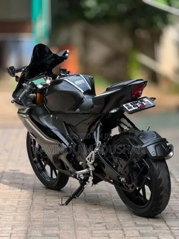 Yamaha R15 V4 2025