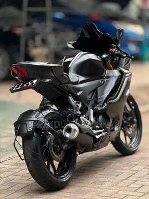 Yamaha R15 V4 2025