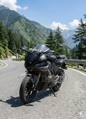 Yamaha R15 2025