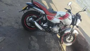 Bajaj V15 2018