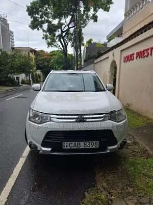 Mitsubishi Outlander 2014