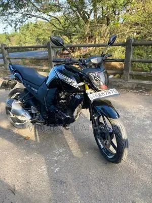 Yamaha FZS V