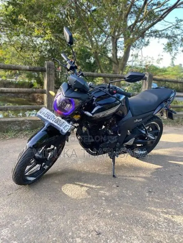 Yamaha FZS V