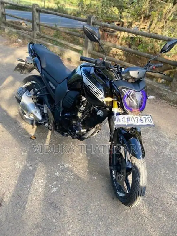 Yamaha FZS V