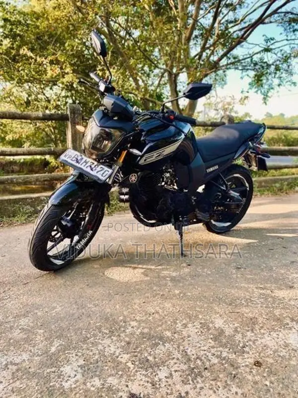 Yamaha FZS V