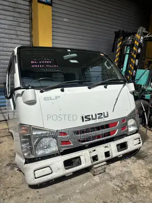 Isuzu Petti Muna Cabin 24v (Japan)