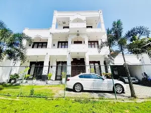 Luxury House Sale At walpola rd koswatha Battramulla