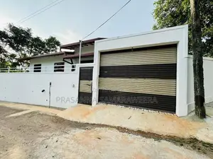 Solid Brand New Modern 1 Story House-piliyandala