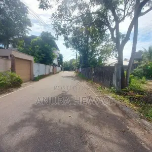 පෑලියගොඩ වරාගොඩ පාරට ඉතා ආසන්නයේ ඉඩමක් විකිණීමට ඇත (ID: PELI001S)