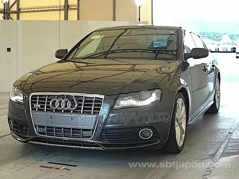 AUDI A4 FRONT GRILL