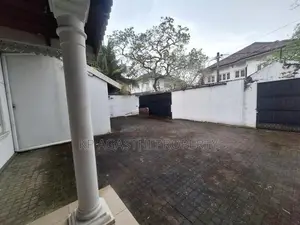 26 P Almost House for Sale in Colombo 7