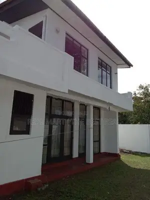 Moratuwa : 4BR (30P) House for Sale at Rawathawatta