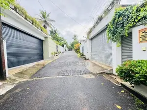 14 Perch square land watthegedara