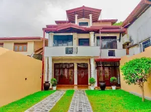 Luxury Three Storied House for Sale in Horana Road Boralesgamuwa