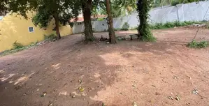 Battaramulla : 9P Commercial Land for Sale facing Akuregoda Road