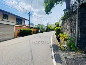 16P Superb High Elevated Land – Walking Distance to Main Rd, Rajagiriy