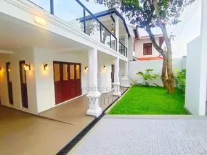 Super Two Storey House for Sale in Pannipitiya Borella Road