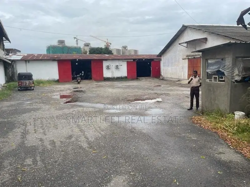Warehouse for sale in Colombo-13