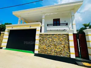 සුඛෝපභෝගී අලංකාර අති නවීනතම සුවිසල් දෙමහල් නිවස විකිණීමට piliyandala