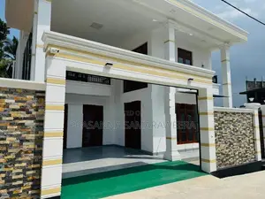 සුඛෝපභෝගී අනර්ග නිමාවකින් යුතු දෙමහල් නිවසක් විකිණීමට Boralesgamuwa