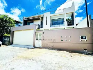 Brand new 10 perch house