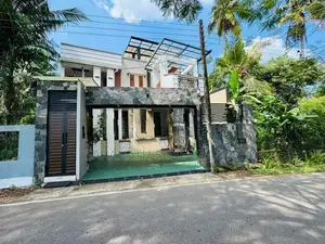 Luxury Modern House For Sale in Pannipitiya Facing a Paddy Field