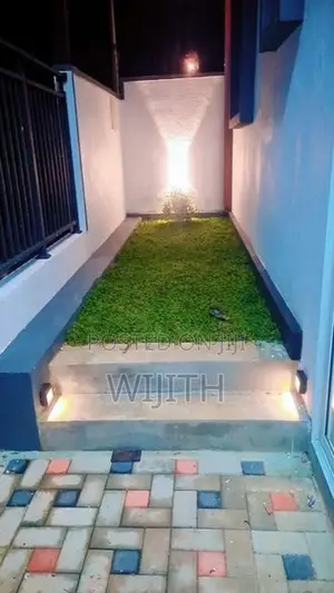 පදිංචිවි නොමෑති ණවමාදිලියේ ළස්සන දෙමහල් නිවසක් විකිනිමට කොටිටාවෙි