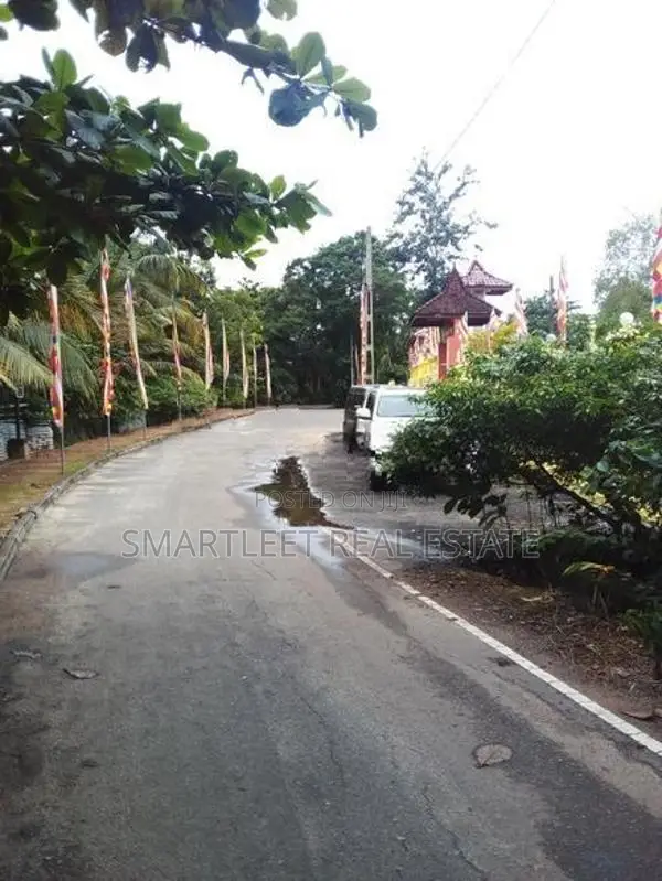 Land for Sale in Kahathuduwa