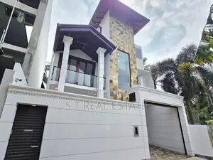 Architecture Designed Luxury 3 Storey House for Sale in Piliyandala