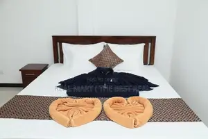 Mathara : 20 A/C BR (7,500sf) Hotel for Sale at Polhengoda